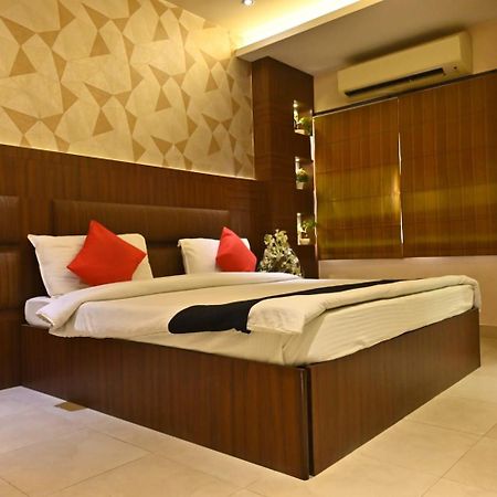 Hotel Royal Cottage Канпур Екстер'єр фото