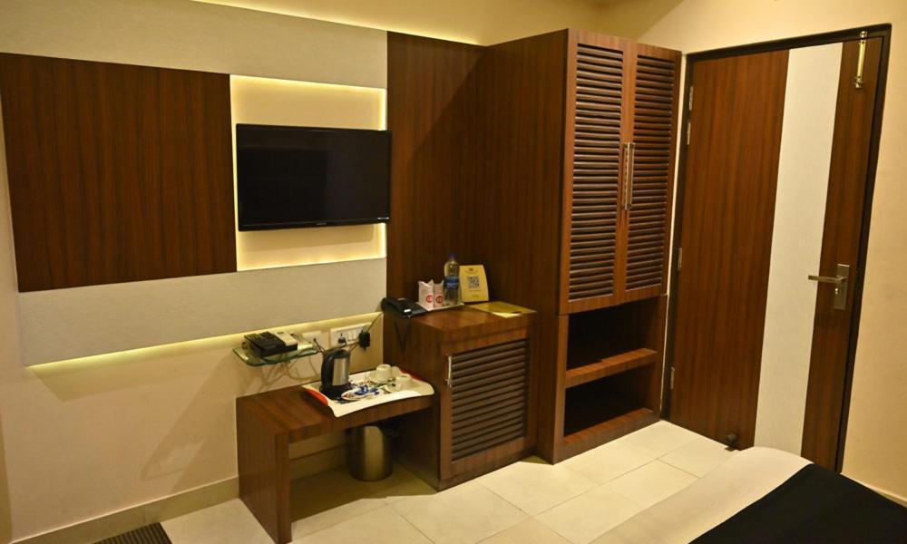Hotel Royal Cottage Канпур Екстер'єр фото