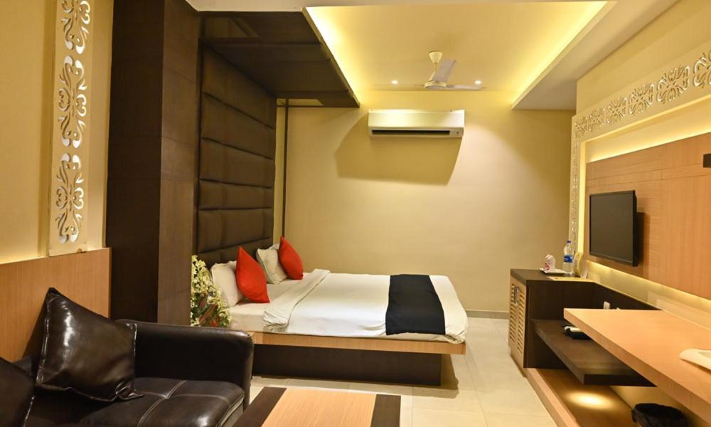 Hotel Royal Cottage Канпур Екстер'єр фото