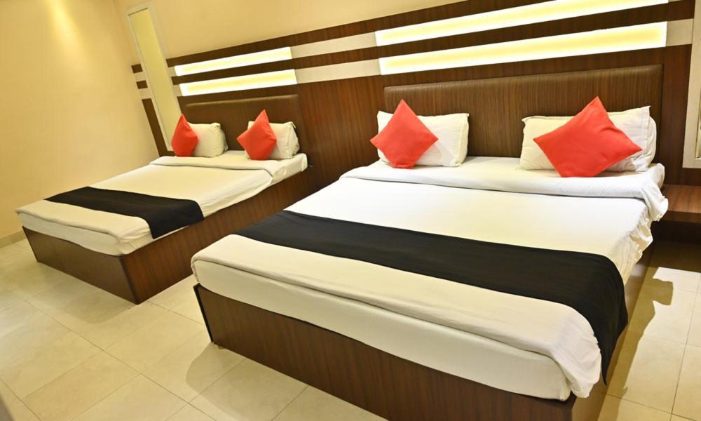 Hotel Royal Cottage Канпур Екстер'єр фото