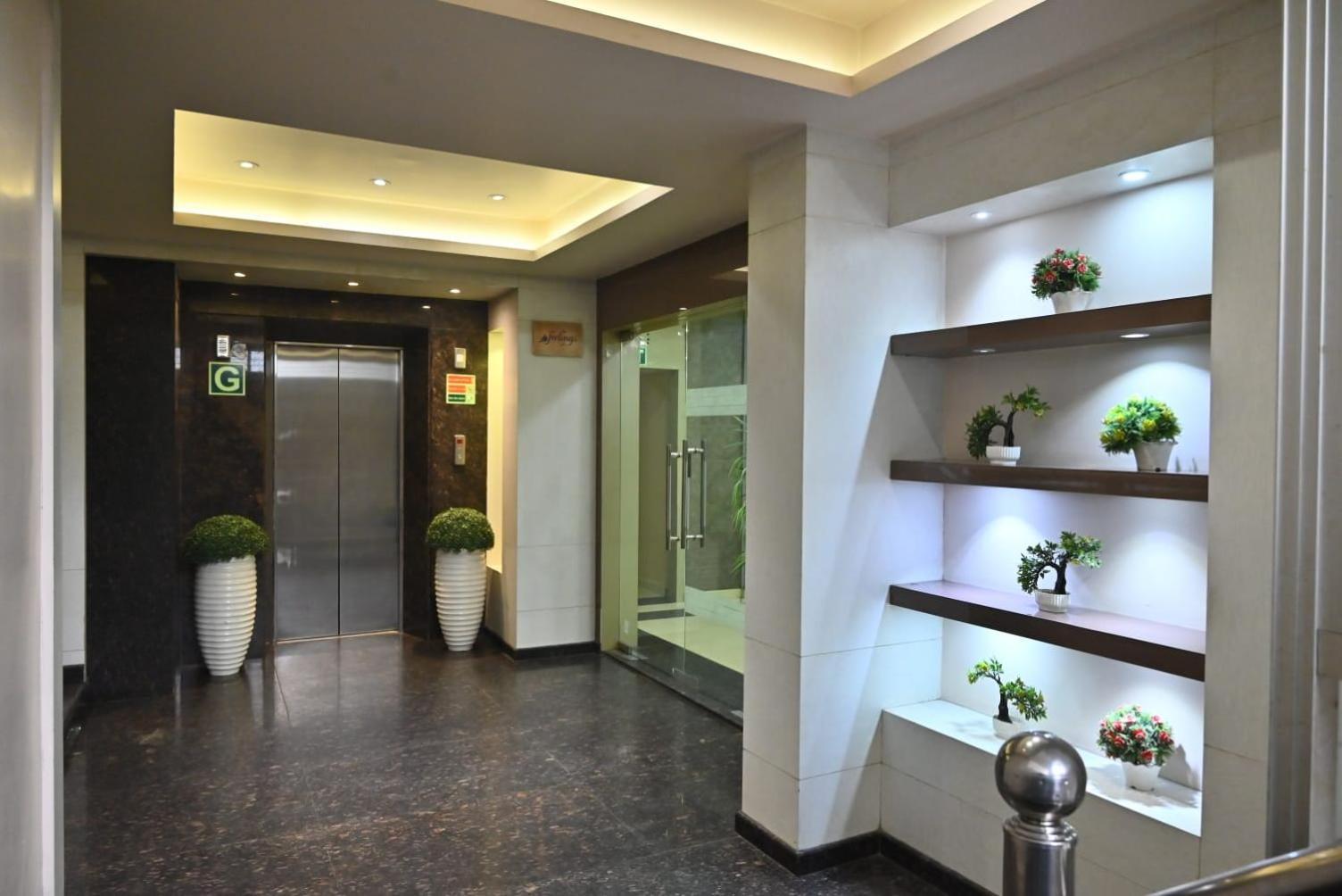 Hotel Royal Cottage Канпур Екстер'єр фото