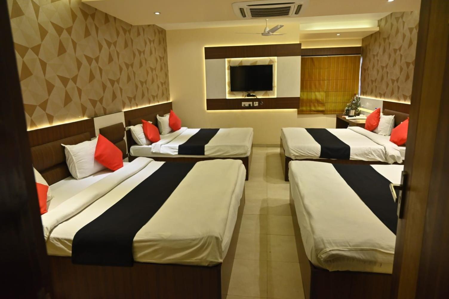 Hotel Royal Cottage Канпур Екстер'єр фото