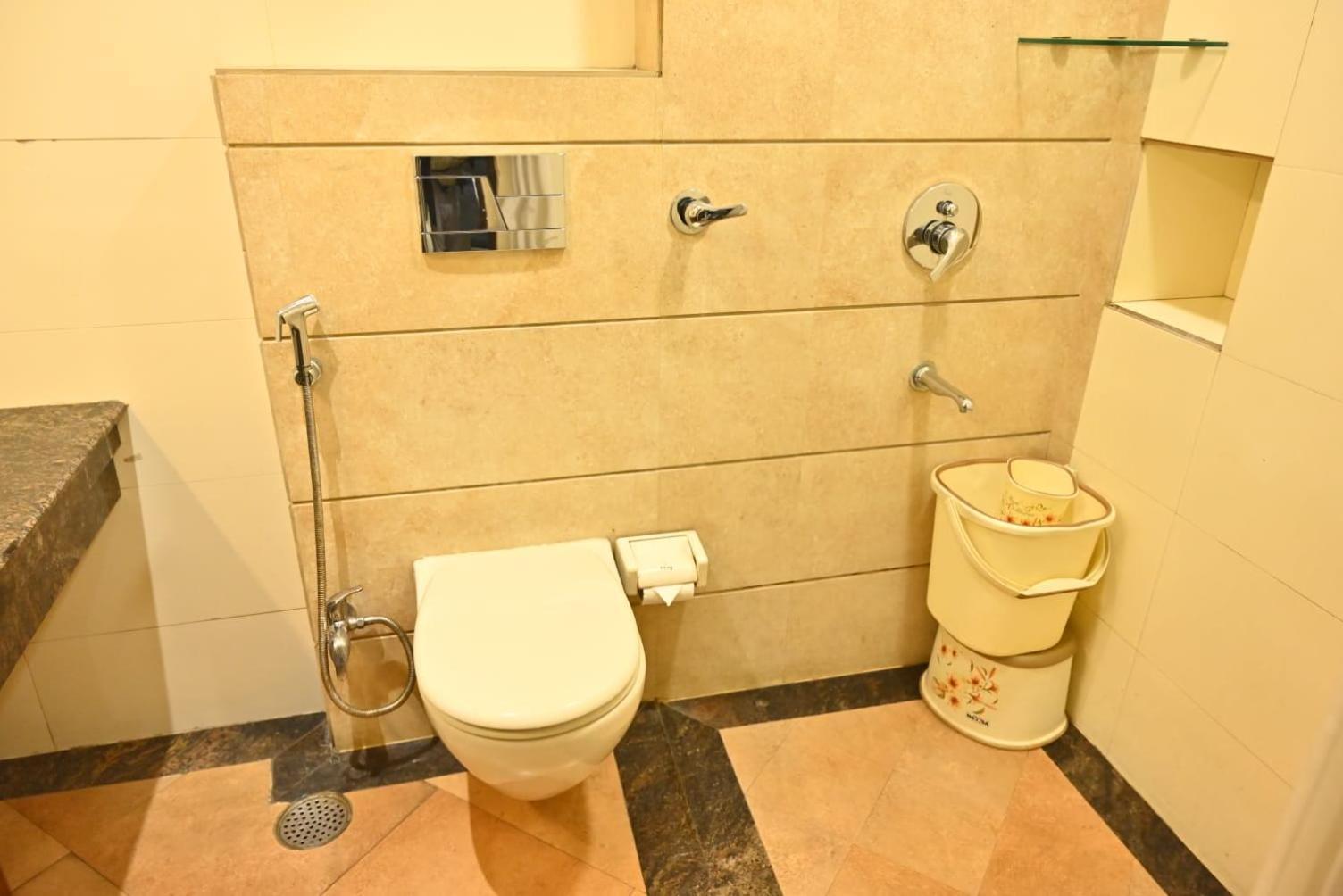 Hotel Royal Cottage Канпур Екстер'єр фото